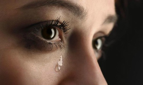 tại sao phụ nữ lại hay khóc