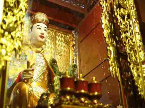 Ông Hoàng Mười là ai?