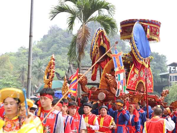 Chùa được xây dựng từ thời Lý, là nơi tu hành và hóa đạo của Thiền sư Từ Đạo Hạnh