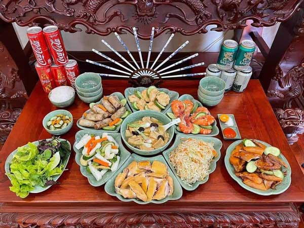 Mâm lễ cúng giỗ cha mẹ thường được chuẩn bị kỹ lưỡng