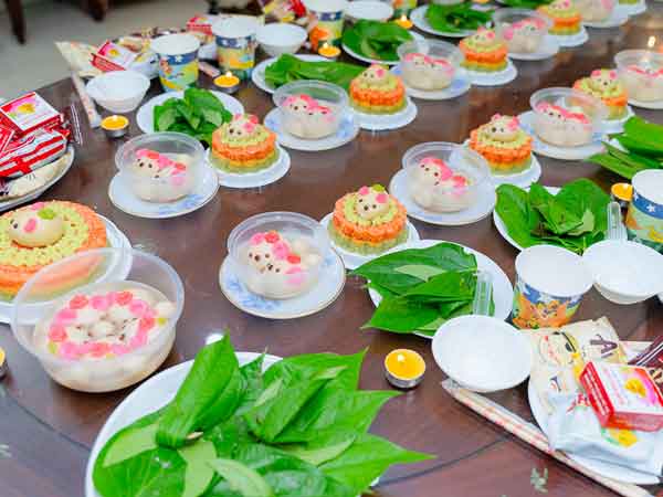 Chuẩn bị lễ vật cúng đầy tháng