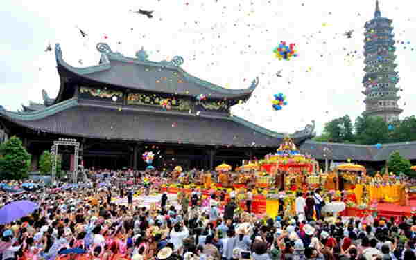 Khám phá lễ hội chùa Bái Đính Ninh Bình