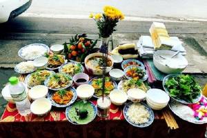 Mâm lễ cúng tất niên ngoài trời