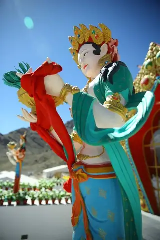 Cúng Dường Như Thế Nào
